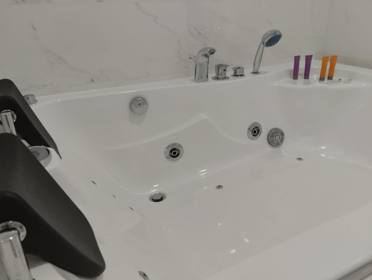Mini Estudio Jacuzzi Doble Sevilla "Poligono Industrial" Εξωτερικό φωτογραφία